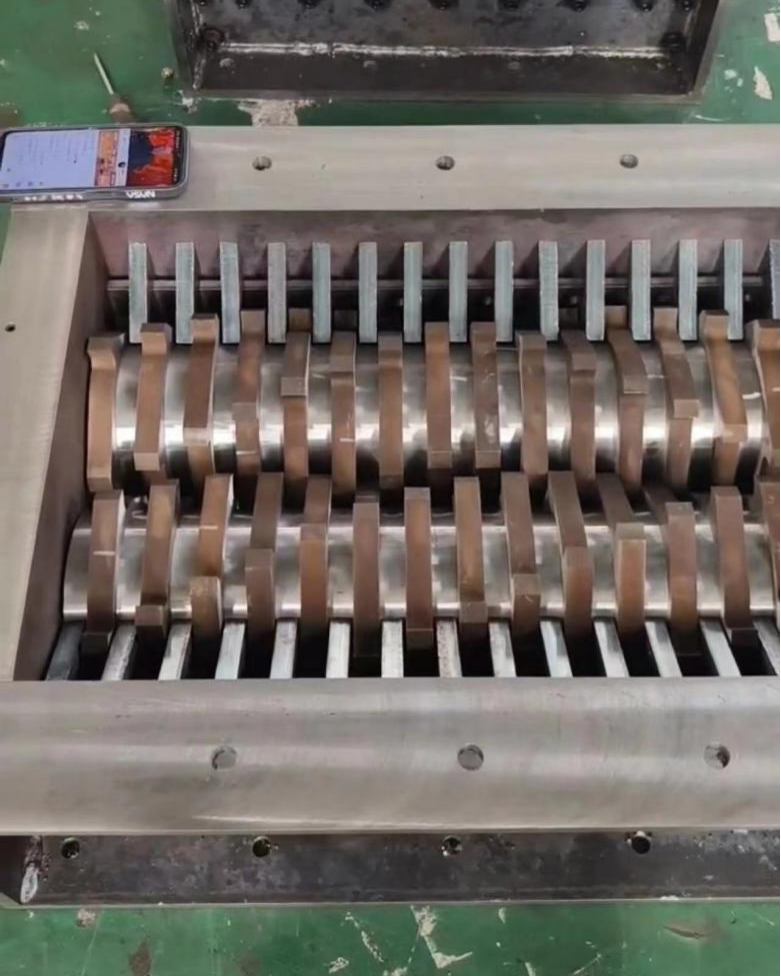 double Axis Shredder Grinder for Hard Plastic