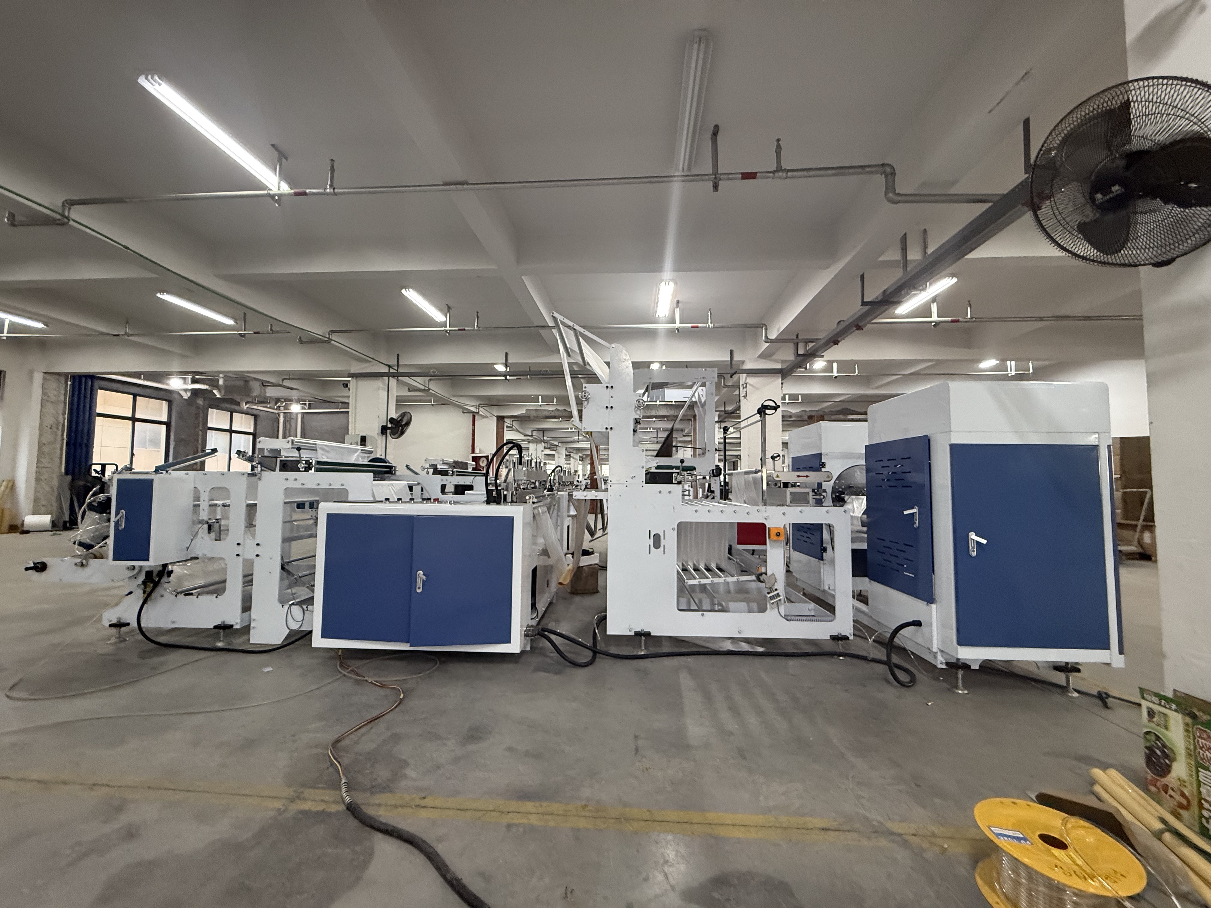 Automatic Double C Folding Garbage roll to roll Bag Making Machine
