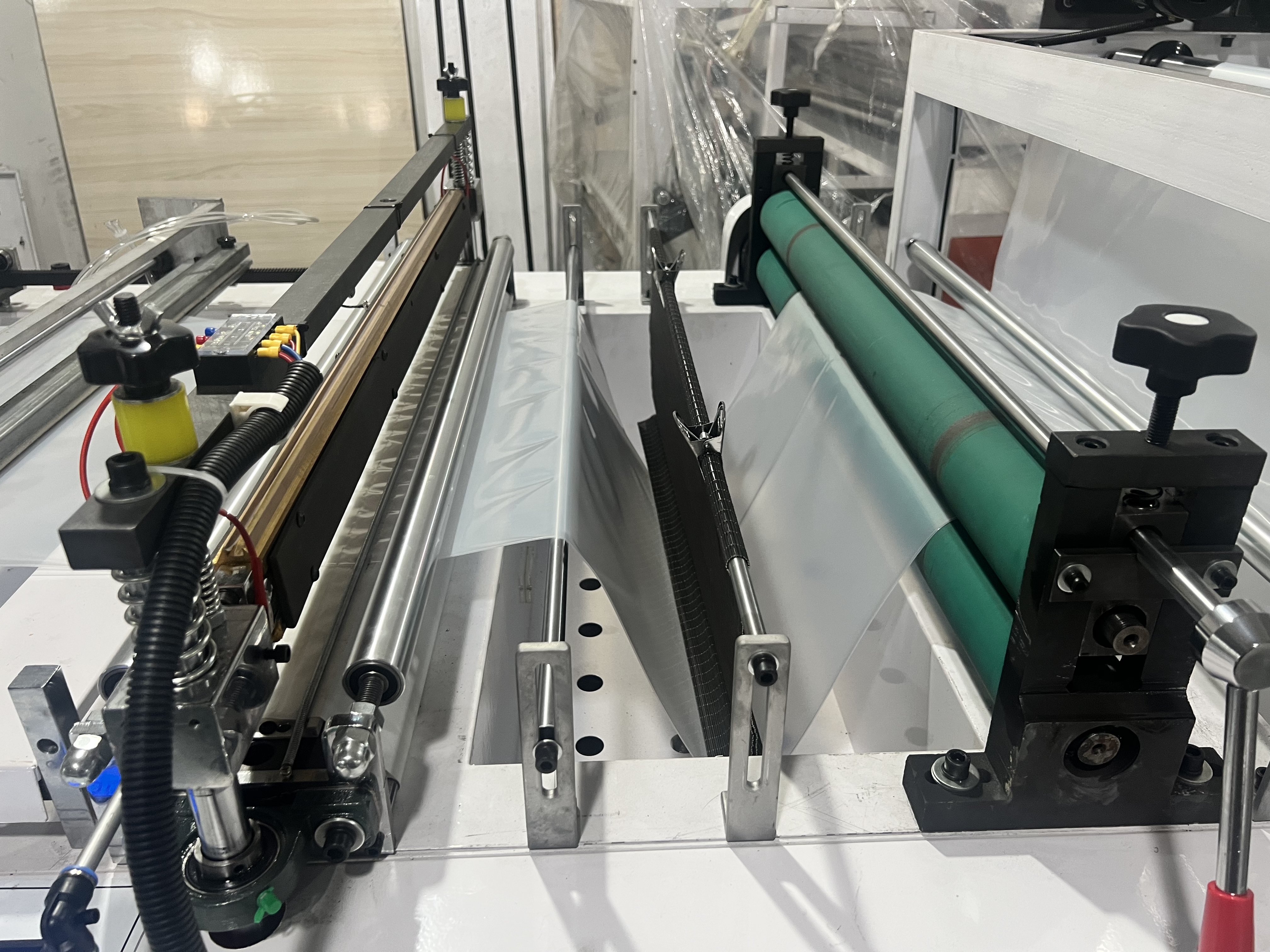 PE Non Stretch Bottom Heat Sealing And Cold Cutting Thick Bag Making Machine 