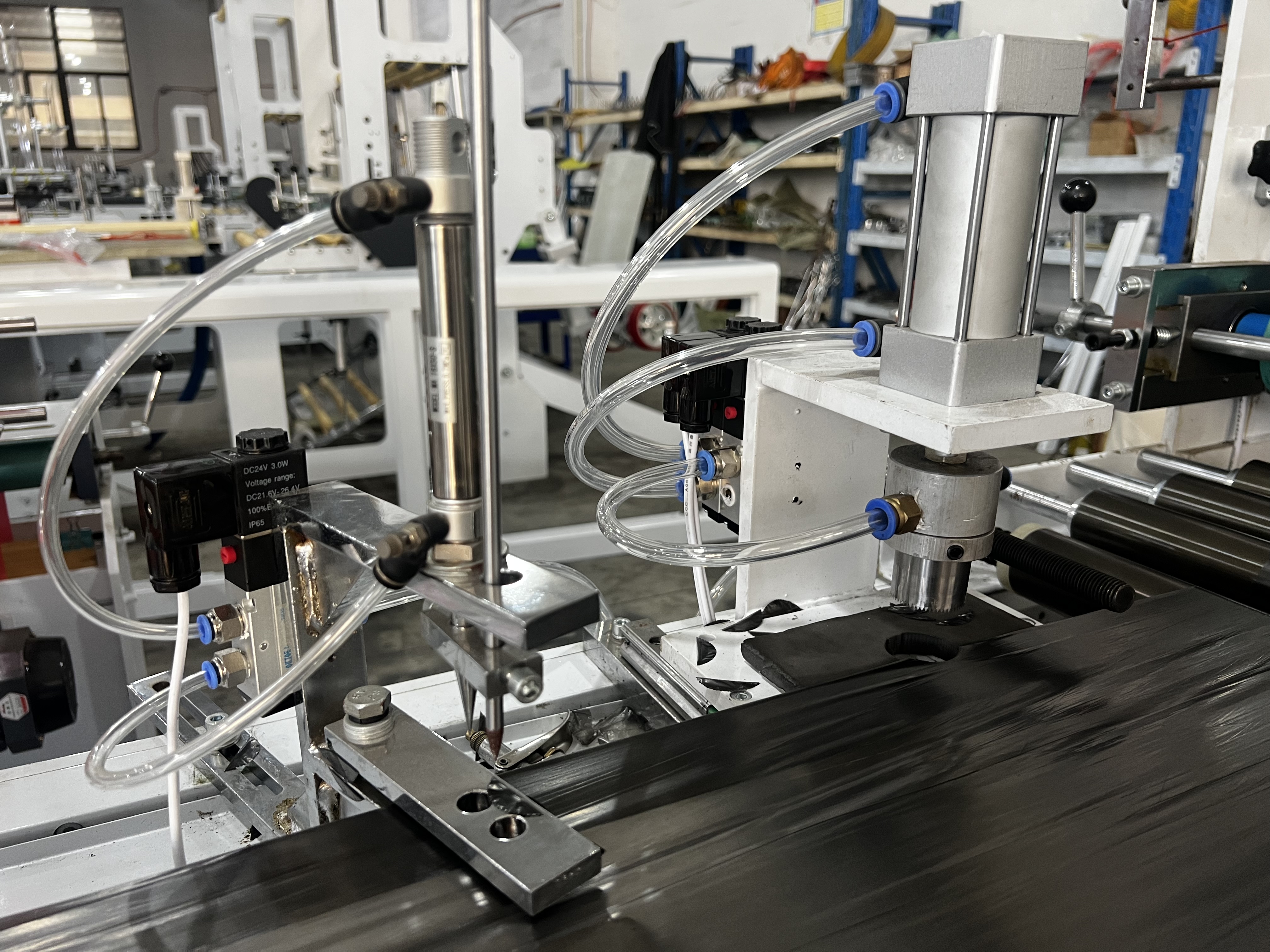 overlap draw type rolling drawstring interleave type garbage plastic bag making machine